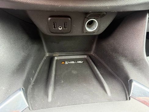 Used 2023 Chevrolet Traverse LT image 29