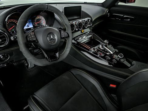 Used 2018 Mercedes-Benz AMG GT R image 20