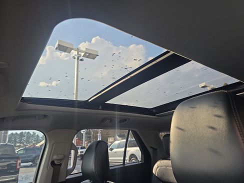 Used 2023 Ford Explorer XLT w/ Equipment Group 202A image 17