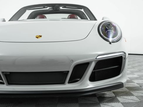 Used 2018 Porsche 911 Targa 4 GTS image 42