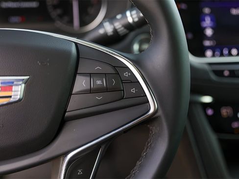 Used 2025 Cadillac XT5 Luxury image 13