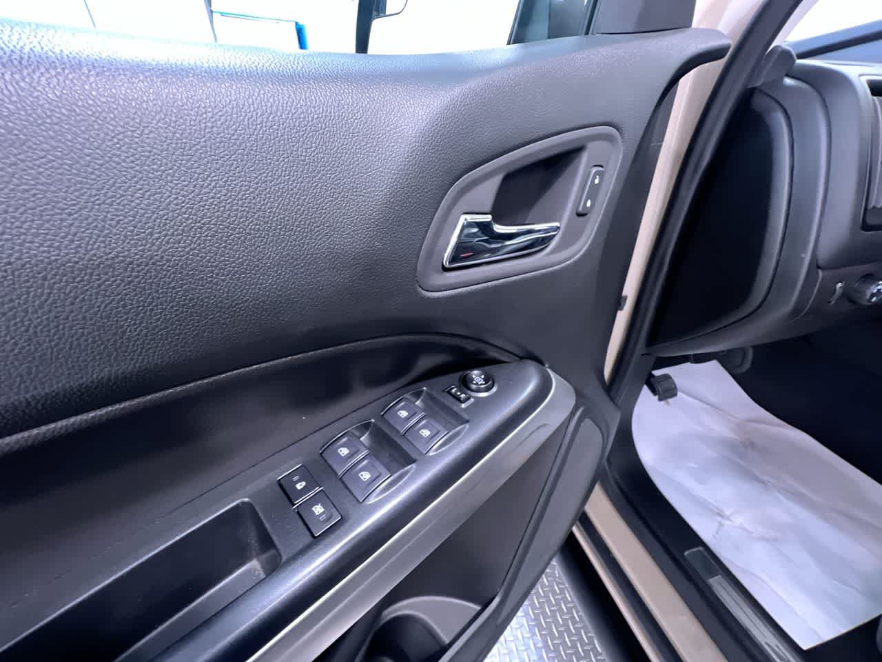 Used 2022 Chevrolet Colorado ZR2 w/ ZR2 Dusk Special Edition AWD/4WD image 12