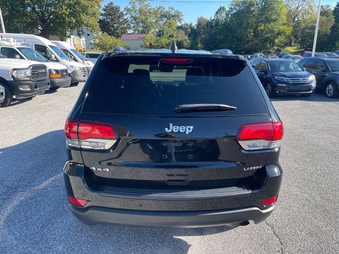 Used 2021 Jeep Grand Cherokee Laredo X AWD/4WD image 5