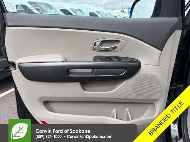 Used 2018 Kia Sedona LX w/ LX Essentials Premium Package FWD image 18