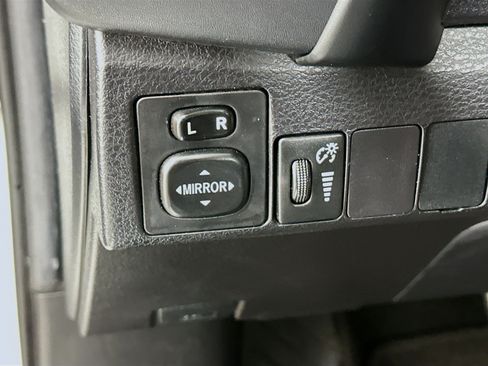 Used 2018 Toyota Corolla SE w/ Protection Package image 16