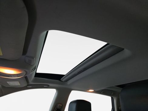 Used 2017 INFINITI QX60 Luxe w/ Deluxe Technology Package image 31