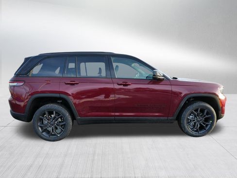 New 2025 Jeep Grand Cherokee Limited image 8