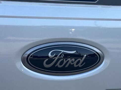 Used 2024 Ford F250 Lariat w/ Black Appearance Package AWD/4WD image 32