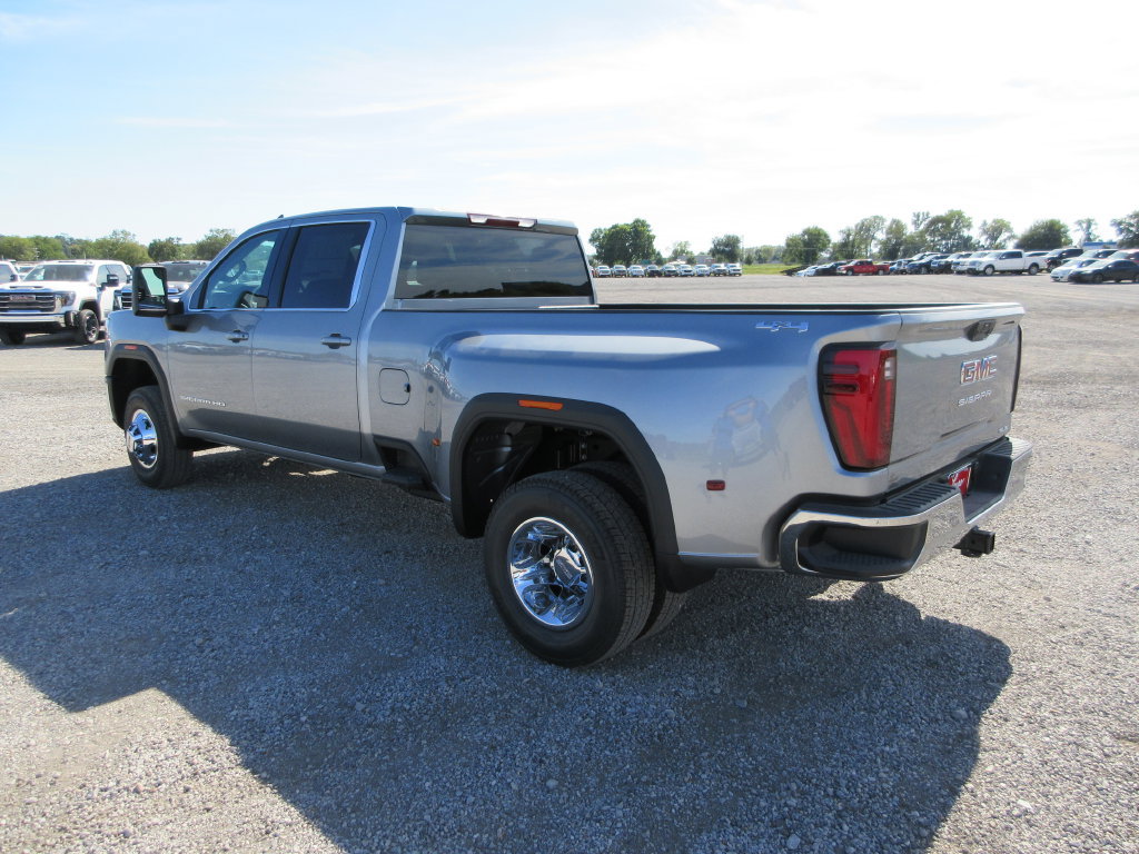 New 2026 GMC Sierra 3500 SLE w/ SLE Value Package AWD/4WD image 9