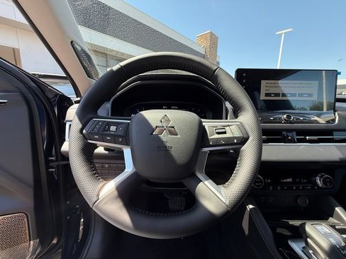 New 2026 Mitsubishi Outlander SE FWD image 17