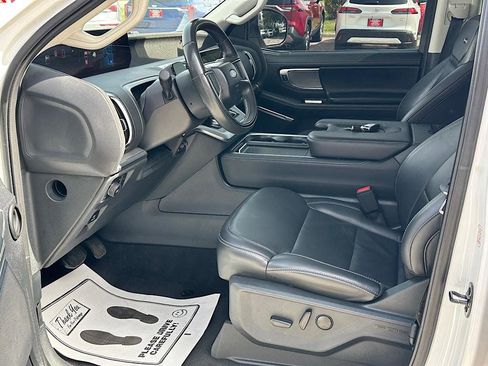 Used 2025 Ford Expedition Max Platinum AWD/4WD image 12