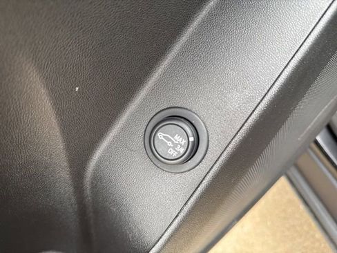 Used 2024 Chevrolet Equinox LT AWD/4WD image 12