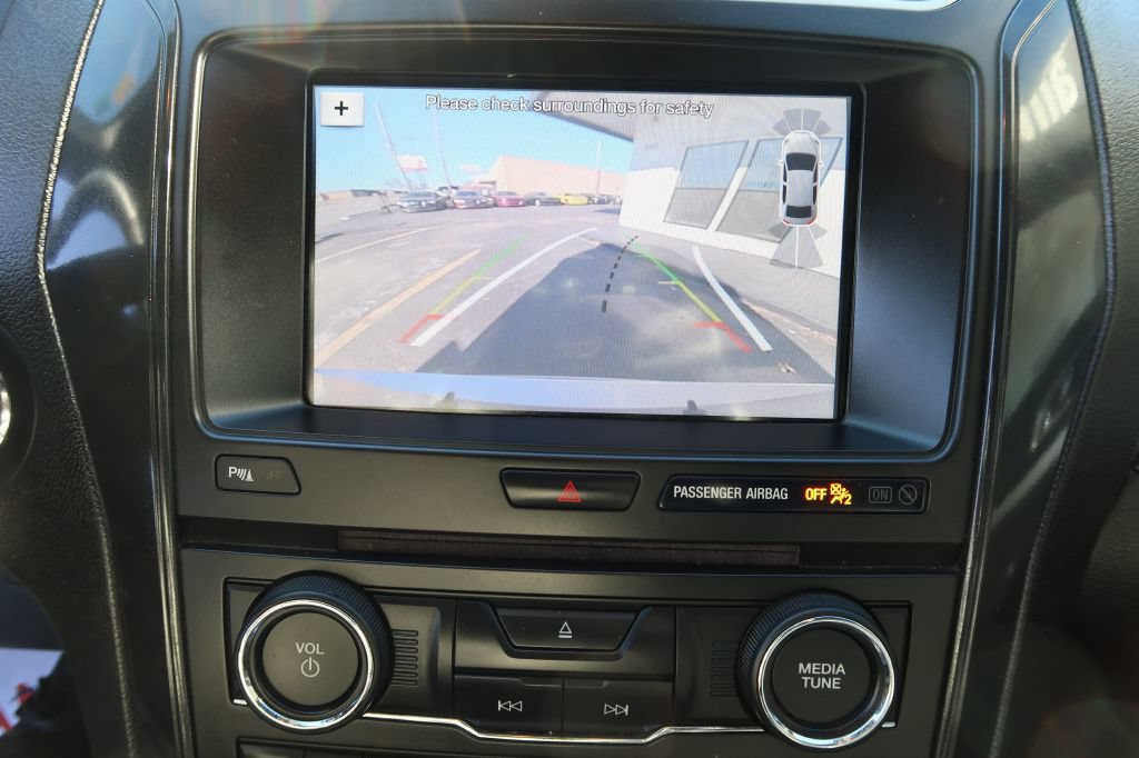 Used 2017 Ford Explorer XLT w/ Equipment Group 202A FWD image 14
