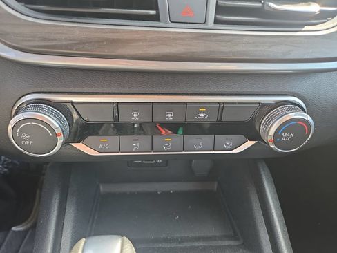 Used 2025 Nissan Altima 2.5 SV FWD image 27