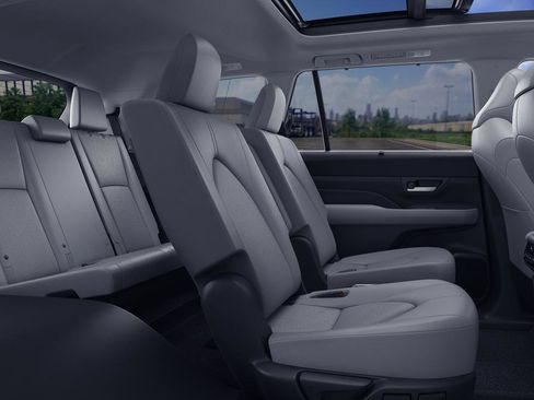 New 2026 Toyota Grand Highlander XLE image 2