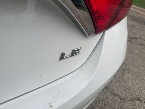 Used 2016 Toyota Camry LE FWD image 34