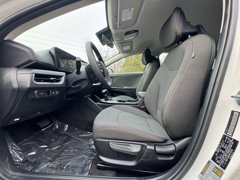 Used 2025 Kia K4 LXS image 24