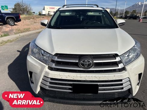 Used 2018 Toyota Highlander XLE image 12