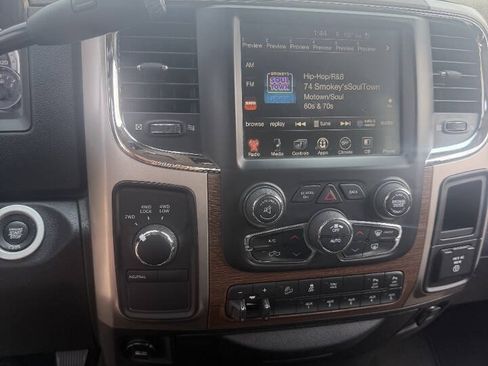 Used 2017 RAM 2500 Laramie w/ Snow Chief Group AWD/4WD image 4