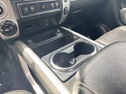 Used 2017 Nissan Titan PRO-4X w/ Pro-4x Convenience Package AWD/4WD image 26
