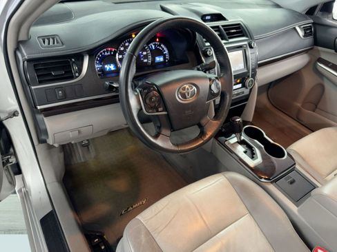 Used 2012 Toyota Camry XLE image 4