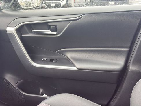 Used 2019 Toyota RAV4 XLE w/ Convenience Package image 22