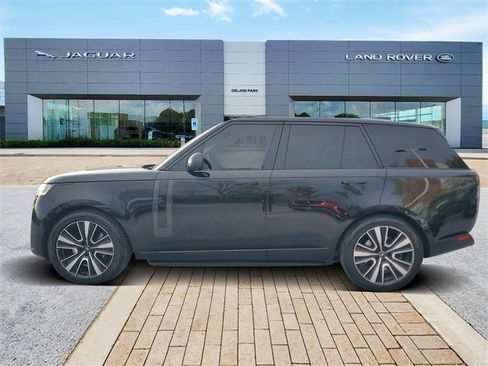 Certified 2023 Land Rover Range Rover SE image 8