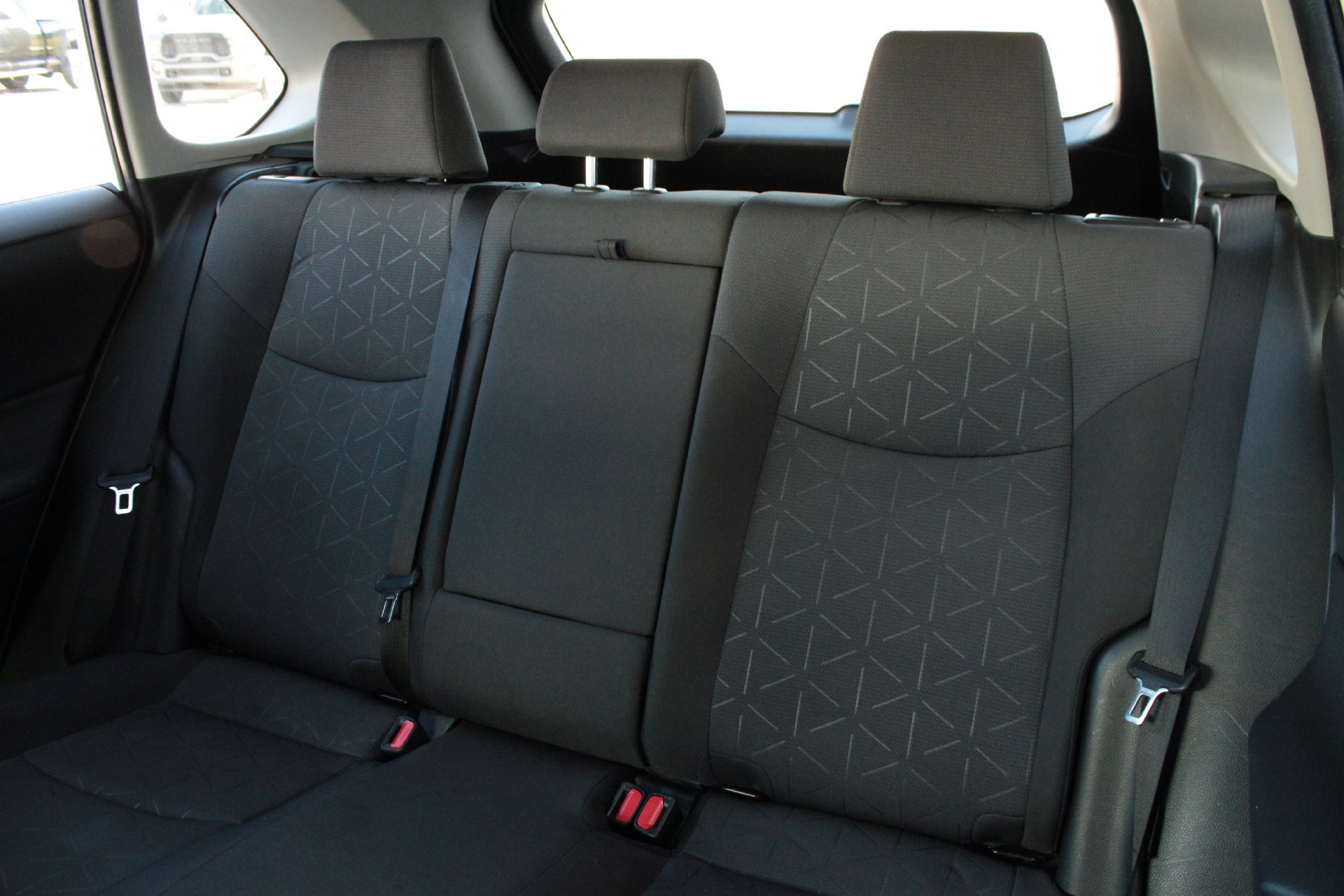 Used 2021 Toyota RAV4 XLE w/ Convenience Package AWD/4WD image 18