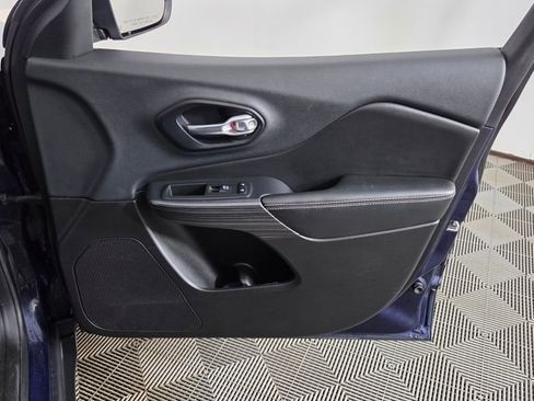 Used 2015 Jeep Cherokee Limited image 35