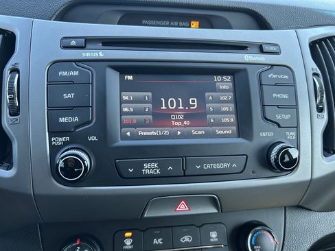 Used 2014 Kia Sportage LX image 12