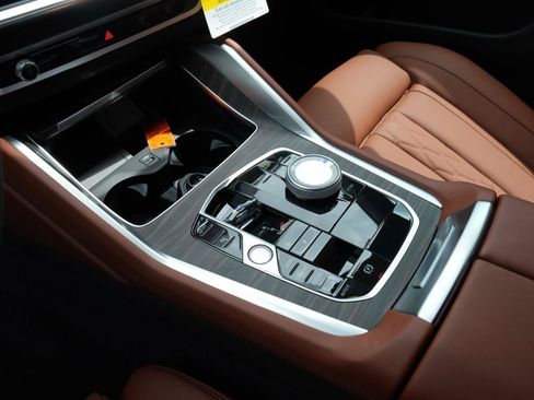 New 2027 BMW X6 xDrive40i w/ Executive Package AWD/4WD image 5
