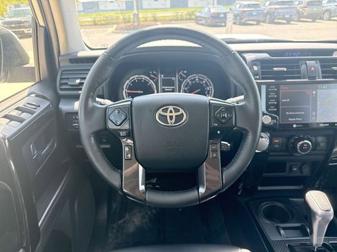 Used 2024 Toyota 4Runner TRD Off-Road Premium AWD/4WD image 16