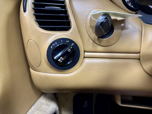 Used 2001 Porsche 911 Cabriolet image 19