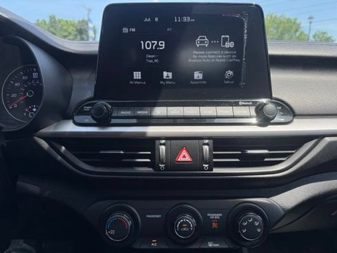 Used 2020 Kia Forte LXS FWD image 15