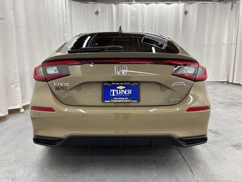 Used 2025 Honda Civic Sport Touring image 4