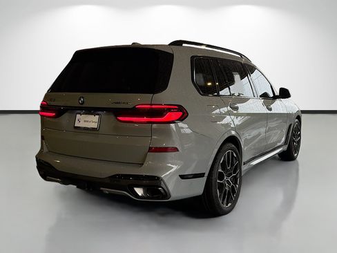 Used 2025 BMW X7 xDrive40i w/ M Sport Package AWD/4WD image 3