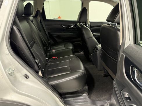 Used 2020 Nissan Rogue SL AWD/4WD image 32