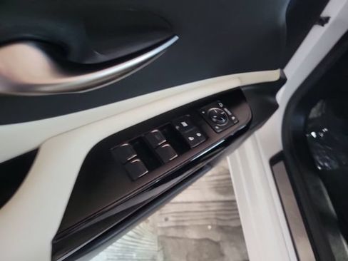 Used 2023 Lexus ES 350 w/ Premium Package FWD image 10