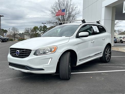 Used 2016 Volvo XC60 T5 Premier image 2