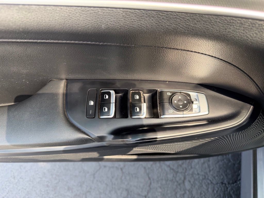 Used 2022 Kia K5 LXS FWD image 16