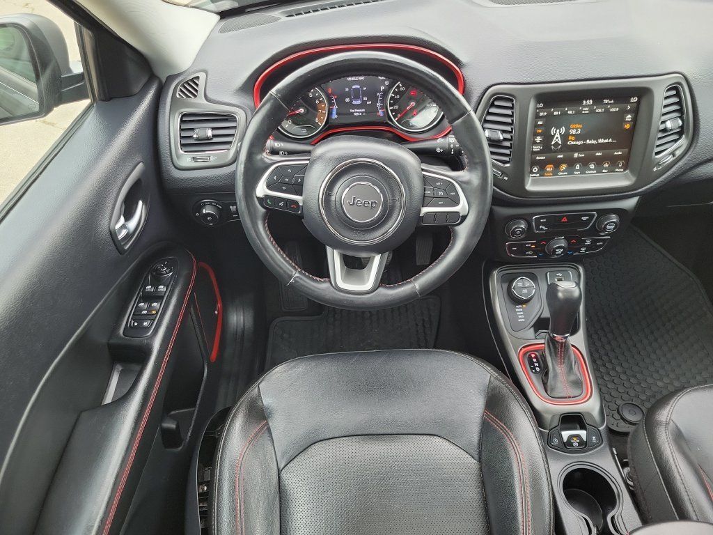 Used 2018 Jeep Compass Trailhawk w/ Leather Interior Group AWD/4WD image 14