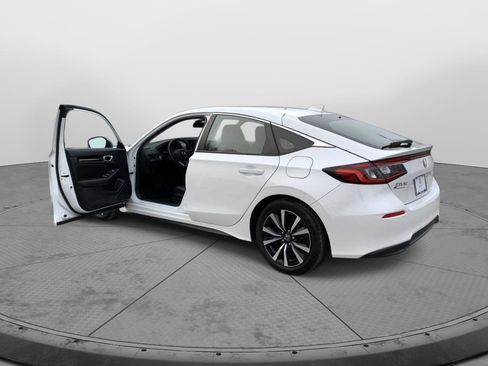 Certified 2024 Honda Civic EX-L image 10