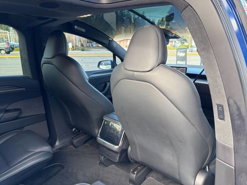 Used 2022 Tesla Model X Plaid image 22
