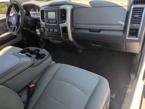 Used 2018 RAM 1500 Classic SLT AWD/4WD image 17