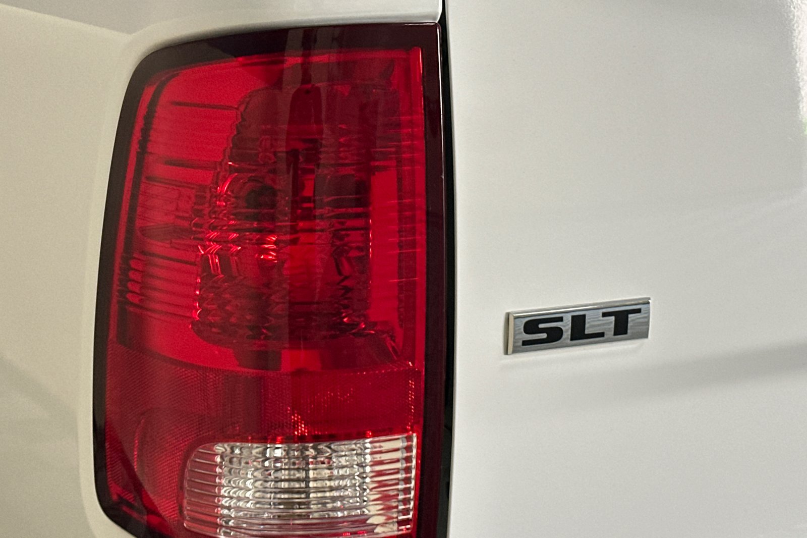 Used 2018 RAM 1500 Classic SLT AWD/4WD image 45