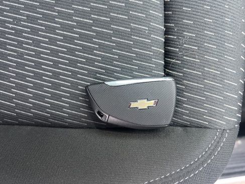 Used 2025 Chevrolet Equinox LT image 37