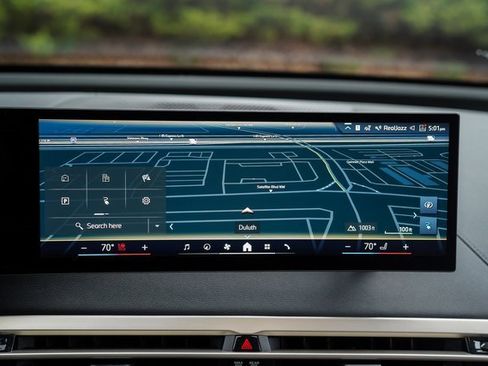 Used 2024 BMW iX xDrive50 w/ Premium Package image 30