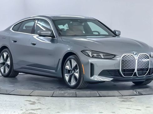 New 2026 BMW i4 eDrive40 w/ Parking Assistance Package RWD image 9