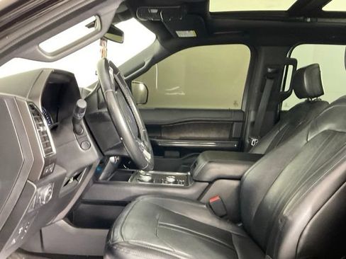 Used 2019 Ford Expedition Limited w/ Equipment Group 302A AWD/4WD image 10