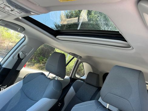 Used 2019 Toyota RAV4 XLE w/ Convenience Package AWD/4WD image 22